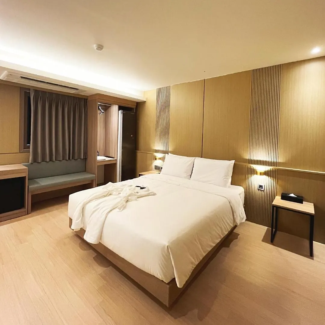 The Van Stay Busan Hotel